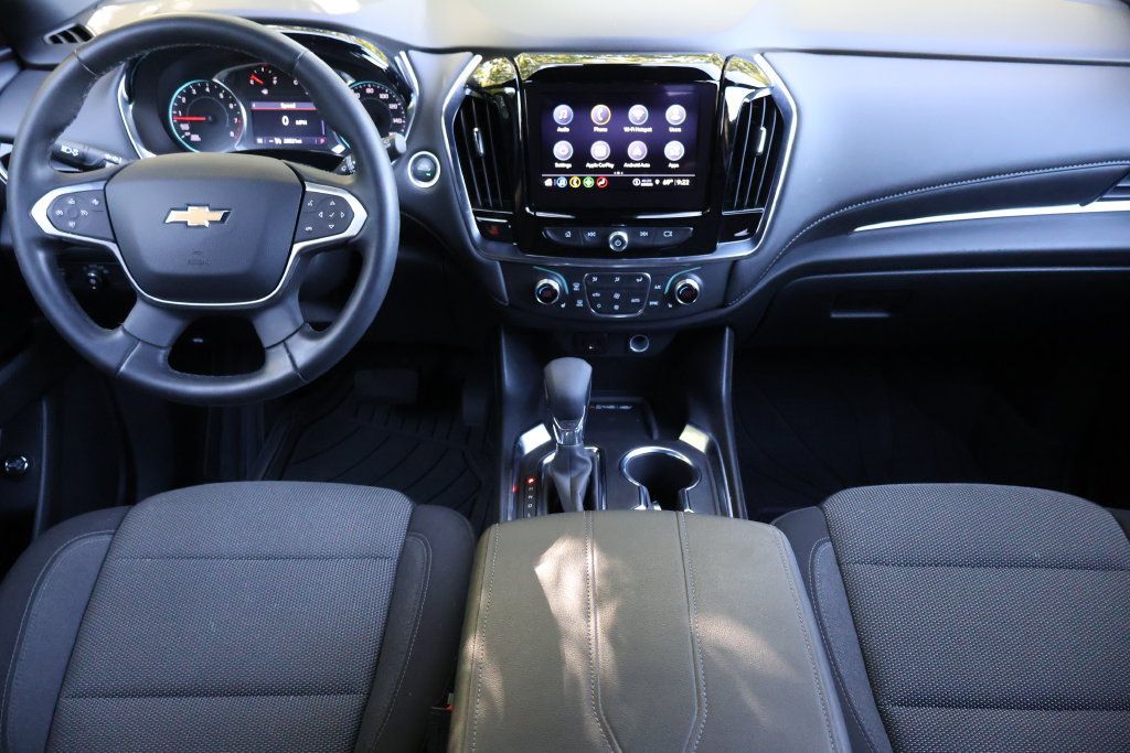 Certified 2023 Chevrolet Traverse LT FWD image 16