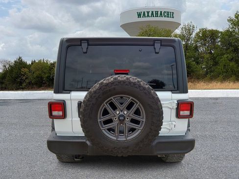 Used 2025 Jeep Wrangler Unlimited Sport AWD/4WD image 4