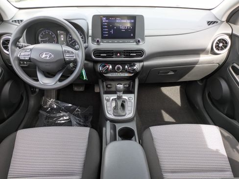 Certified 2022 Hyundai Kona SE FWD image 13