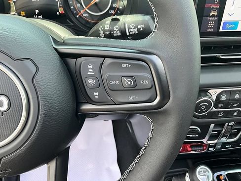 New 2026 Jeep Wrangler Unlimited Rubicon AWD/4WD image 32