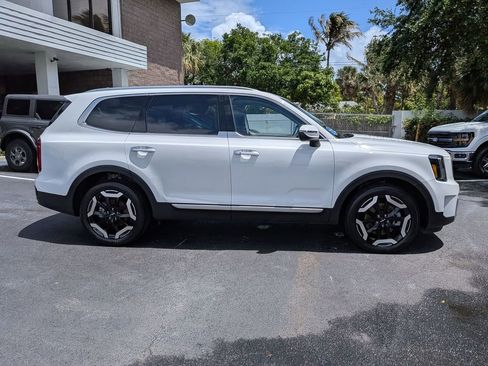 Used 2025 Kia Telluride S image 4