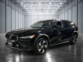 Used 2024 Volvo V60 B5 Cross Country Plus AWD/4WD video 1