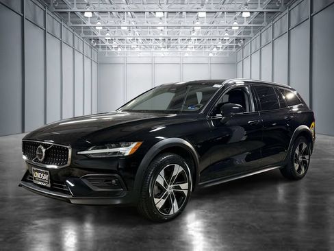 Used 2024 Volvo V60 B5 Cross Country Plus AWD/4WD image 1