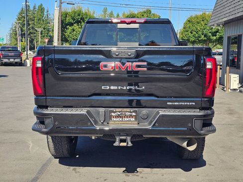 Used 2025 GMC Sierra 3500 Denali w/ Denali Reserve Package AWD/4WD image 4