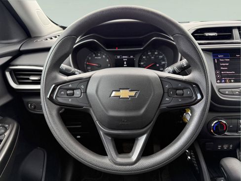 Used 2023 Chevrolet TrailBlazer LS FWD image 10