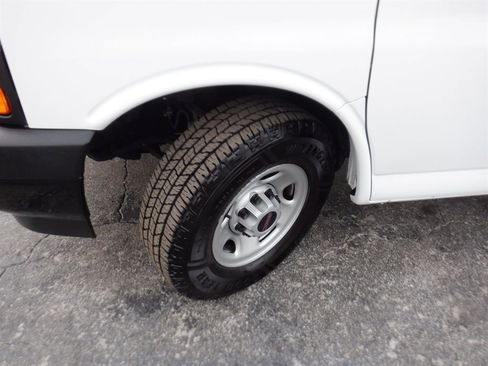 Used 2023 GMC Savana 2500 w/ Driver Convenience Package image 15