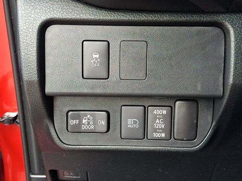 Used 2021 Toyota Tacoma TRD Off-Road w/ TRD Premium Off Road Package AWD/4WD image 29
