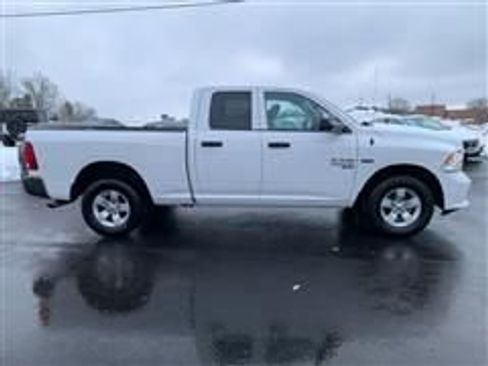 Used 2019 RAM 1500 Express image 3
