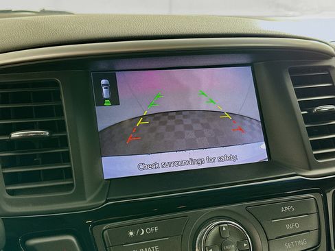 Used 2017 Nissan Pathfinder SV FWD image 19