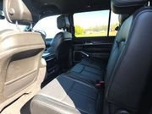 Used 2024 Jeep Wagoneer L Series II w/ Flexible Seating Group image 4