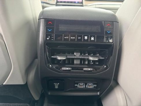 Used 2022 Jeep Grand Cherokee Summit w/ MOPAR Finishing Package AWD/4WD image 40