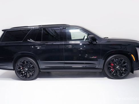 Used 2026 Cadillac Escalade V AWD/4WD image 3