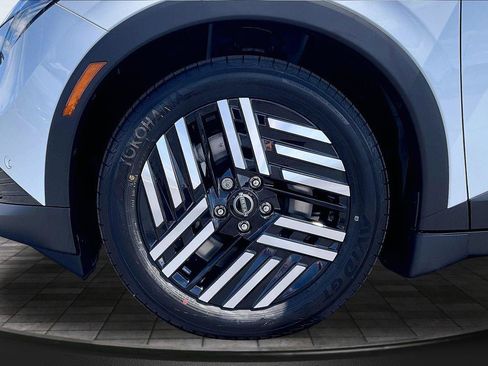 New 2026 Nissan Leaf SV+ w/ Illuminated Package FWD image 12