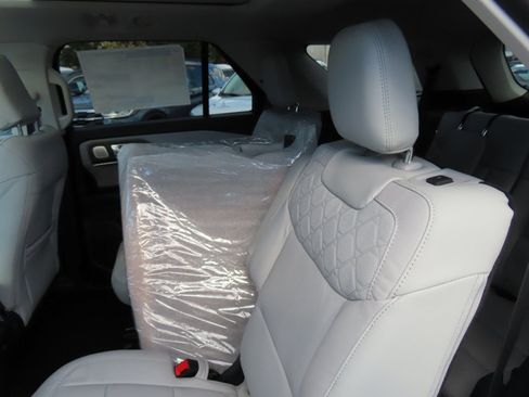 New 2026 Ford Explorer Platinum w/ LUX Leather Package image 16