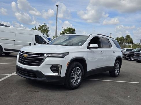 Certified 2023 Chevrolet Traverse LT image 3