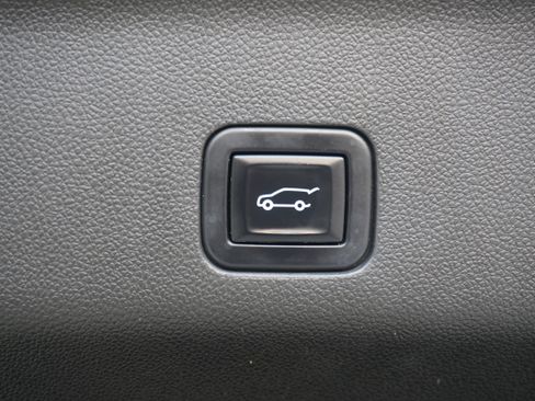Used 2021 Chevrolet Suburban Z71 AWD/4WD image 31