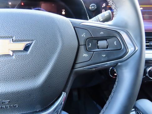 Used 2025 Chevrolet Trax LT w/ LT Convenience Package image 31