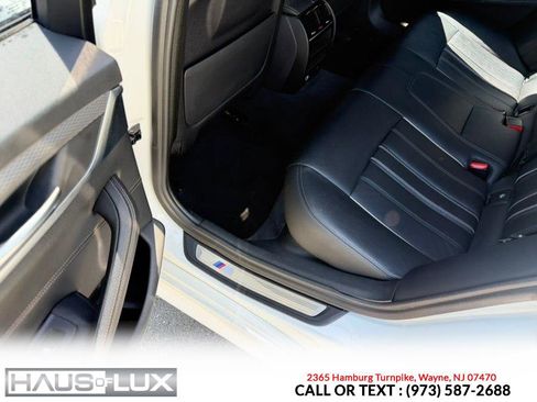 Used 2020 BMW M550i xDrive AWD/4WD image 12