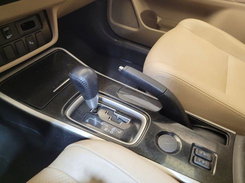 Used 2017 Mitsubishi Outlander SEL image 26