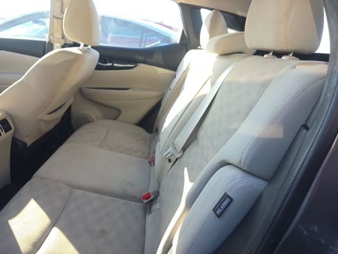 Used 2020 Nissan Rogue Sport SV image 16