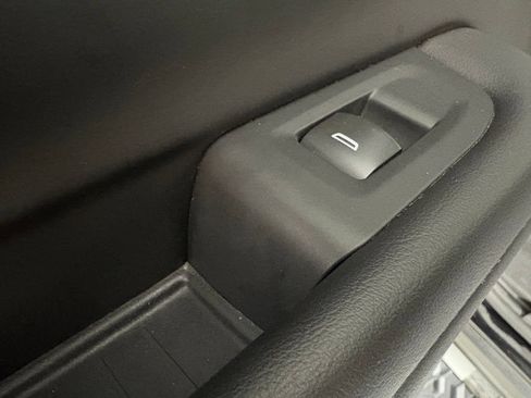 Used 2025 Chevrolet Suburban Z71 AWD/4WD image 37