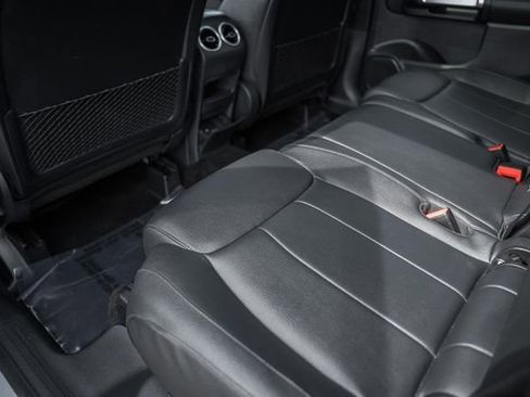 Used 2022 Mercedes-Benz GLB 250 4MATIC w/ Premium Package Lite image 33