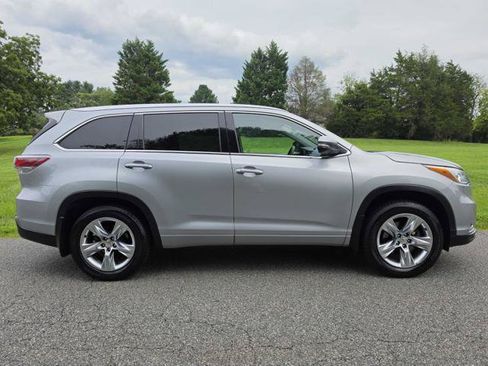 Used 2015 Toyota Highlander Limited Platinum AWD/4WD image 5