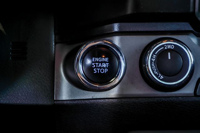 Used 2019 Toyota Tacoma TRD Off-Road w/ Technology Package AWD/4WD image 18