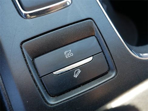 Used 2017 Ford Fusion SE image 32