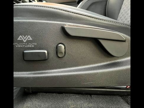 Used 2022 Chevrolet Colorado Z71 image 28