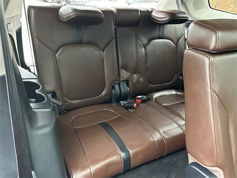 Used 2025 Honda Pilot Elite image 16