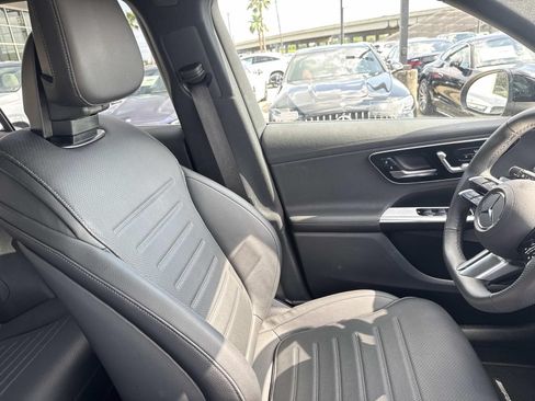 Used 2026 Mercedes-Benz GLC 300 4MATIC image 11