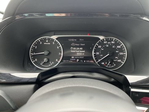 Used 2025 Nissan Pathfinder SV FWD image 15