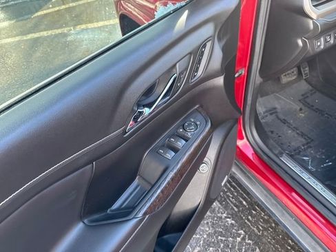 Used 2023 GMC Acadia Denali w/ Denali Technology Package image 14