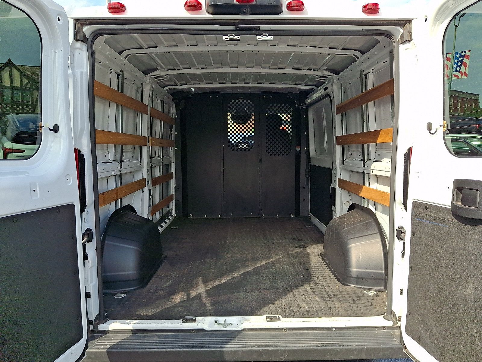 Used 2025 RAM ProMaster 2500 w/ U-Haul Equipment Group FWD image 29