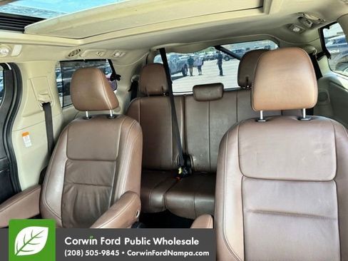 Used 2017 Toyota Sienna Limited Premium AWD/4WD image 10