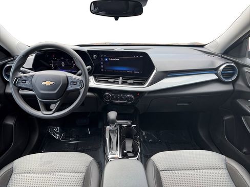 Used 2024 Chevrolet Trax LT image 10