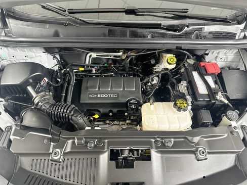 Used 2019 Chevrolet Trax LT w/ LT Convenience Package FWD image 31