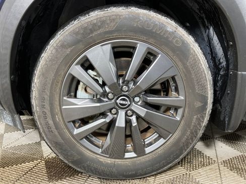 Used 2022 Nissan Pathfinder SV w/ SV Premium Package image 12