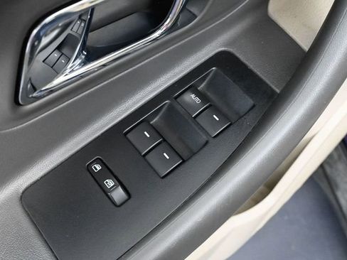 Used 2011 Ford Taurus SEL w/ 201A Rapid Spec Order Code image 19