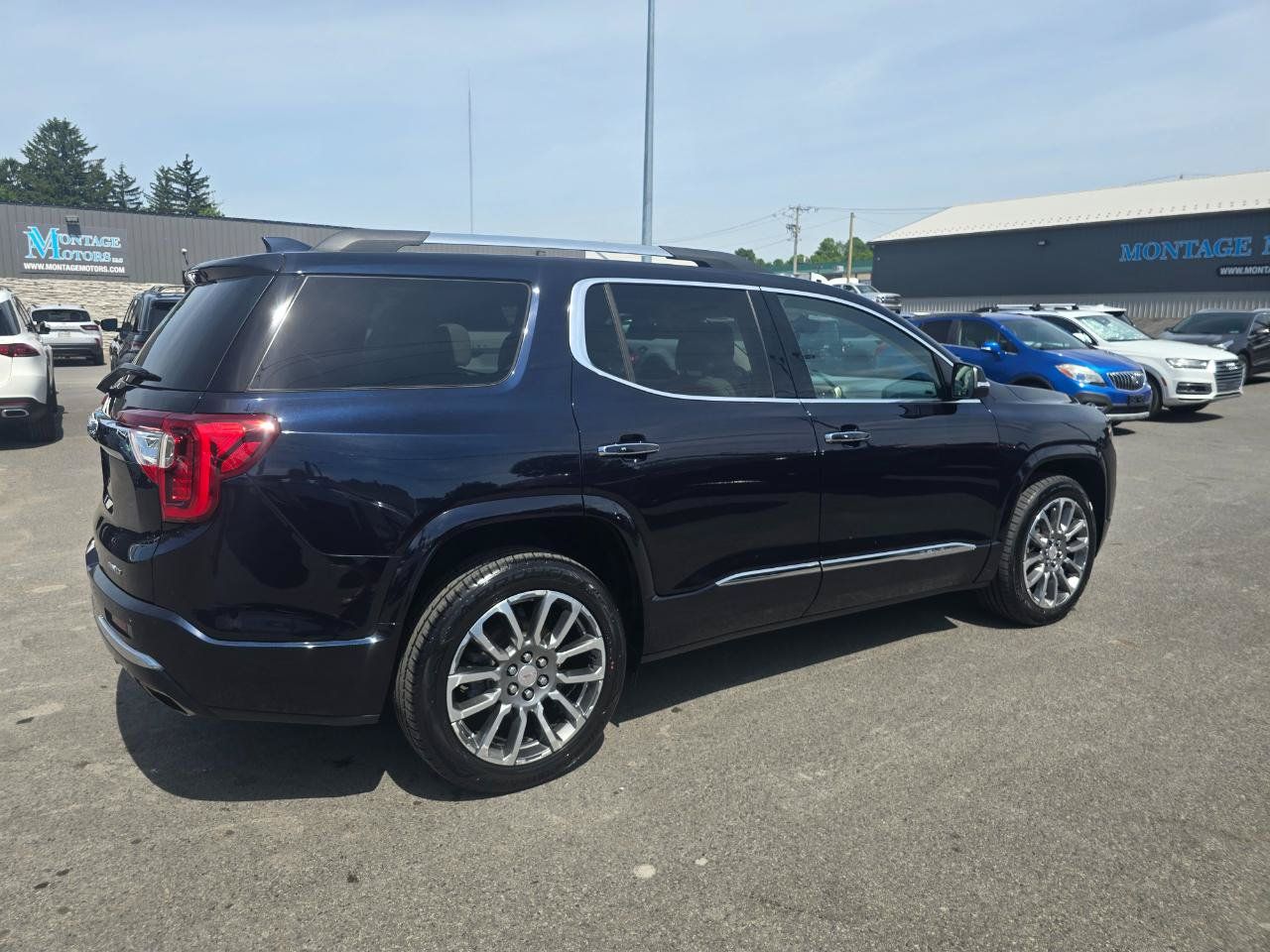 Used 2022 GMC Acadia Denali w/ Denali Ultimate Package AWD/4WD image 5