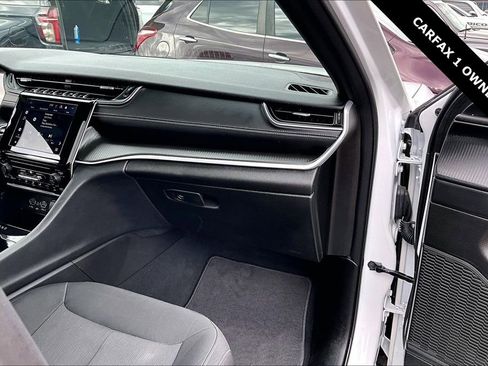 Used 2025 Jeep Grand Cherokee L Laredo image 26