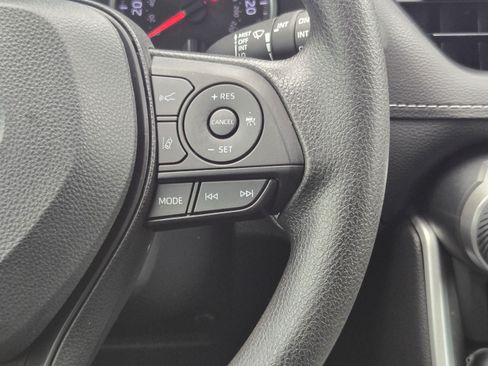 Used 2022 Toyota RAV4 XLE AWD/4WD image 26