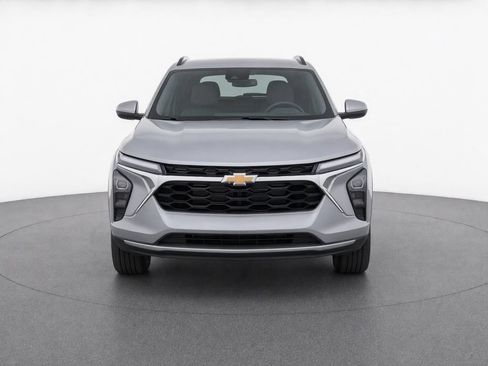 Used 2025 Chevrolet Trax LT w/ LT Convenience Package FWD image 5