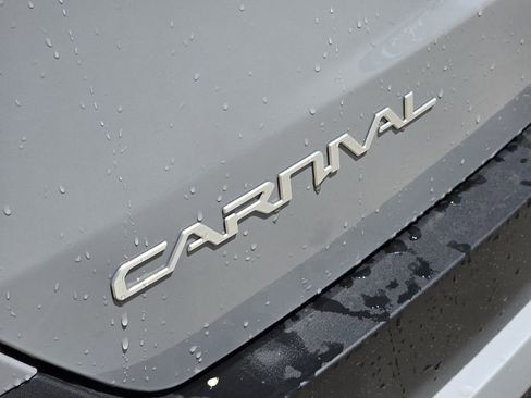 New 2026 Kia Carnival EX FWD image 8