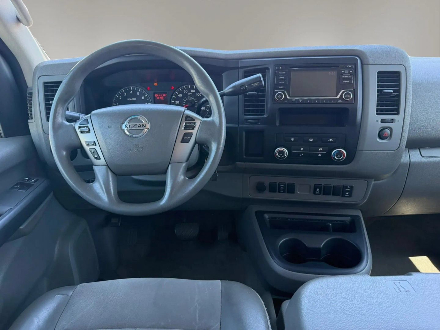Used 2018 Nissan NV 3500 SV RWD image 17