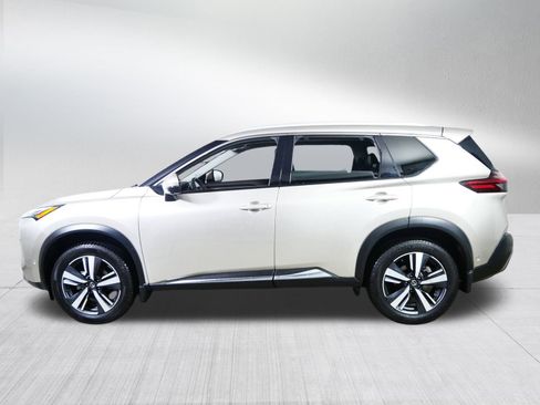 Used 2021 Nissan Rogue Platinum image 4