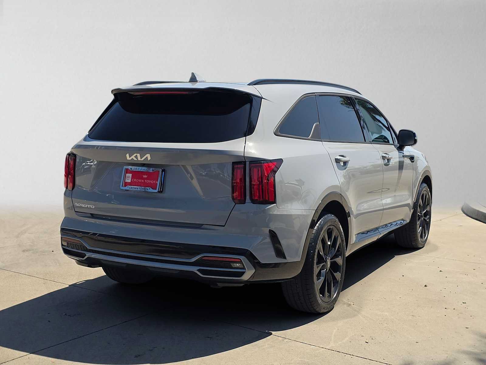 Used 2023 Kia Sorento SX FWD image 3