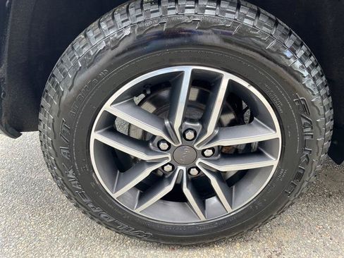 Used 2019 Jeep Grand Cherokee Limited w/ Luxury Group II AWD/4WD image 8