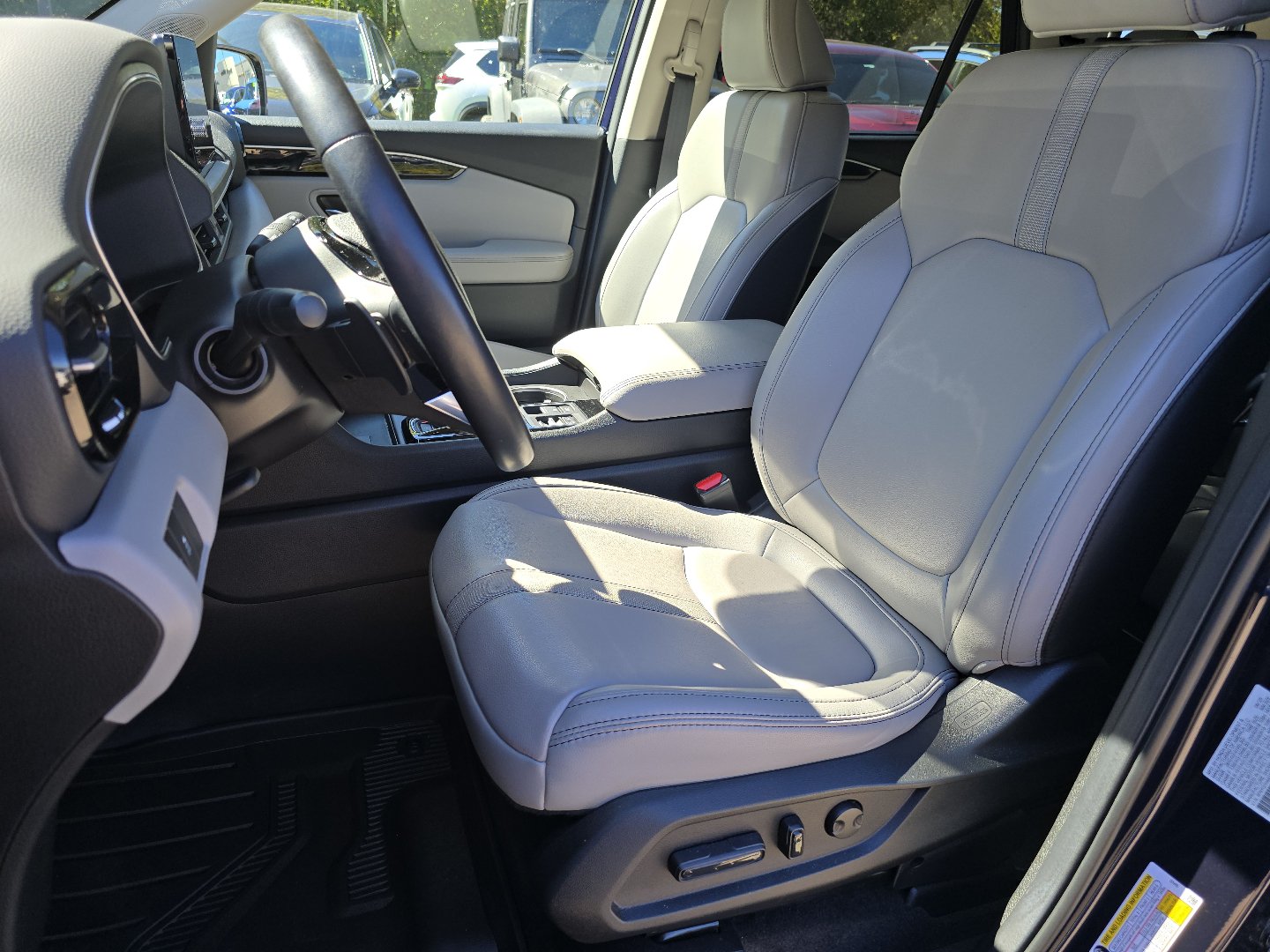 Used 2025 Honda Pilot EX-L image 24